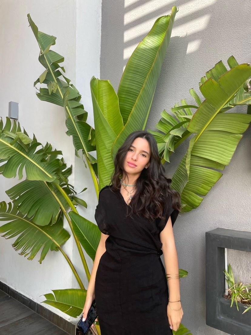 Lina Sadik : le potentiel et la détermination d'une peintre en herbe.